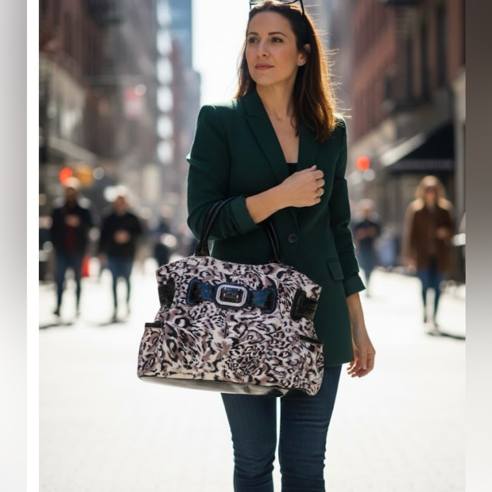Sienna Ricchi Black and White Leopard Handbag
13.5in L x 10.5in H, x 4.5in
W